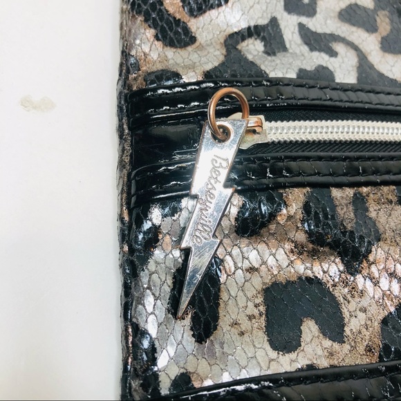 Betsyville Shiny Leopard Print / Snakeskin Purse - Picture 4 of 8